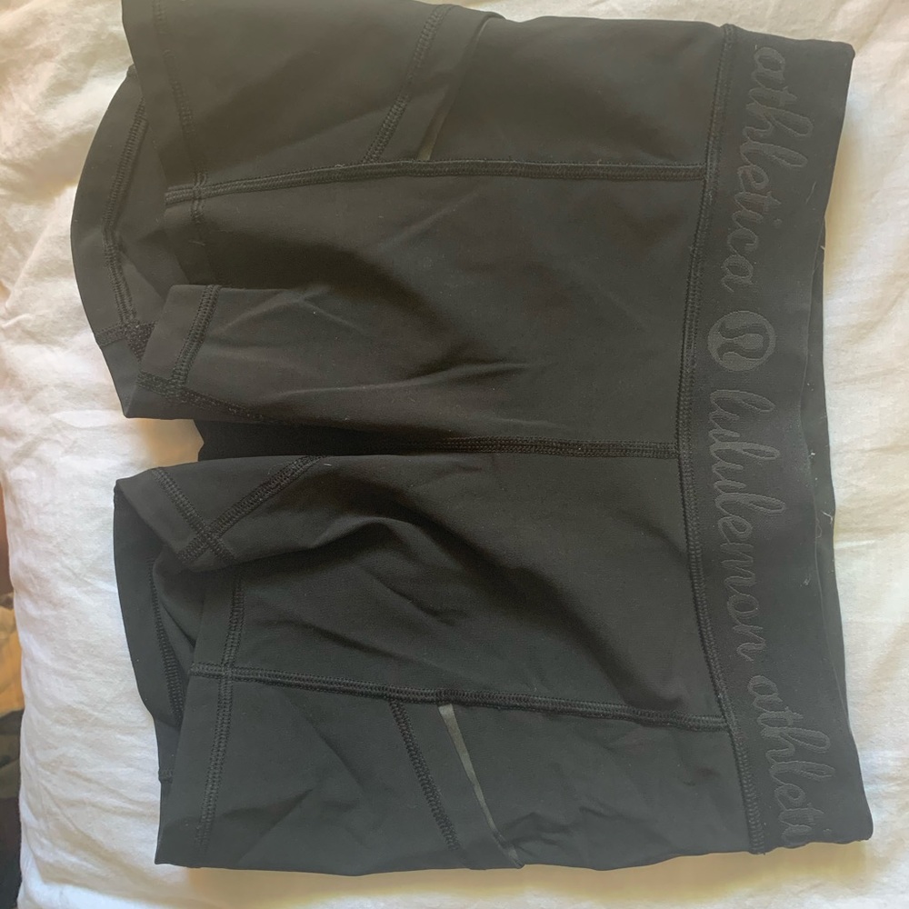 LULU LEMON SPANDEX/BIKER SHORTS